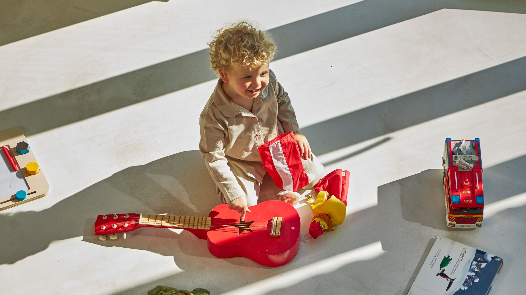 Изглед към града със зелена околност