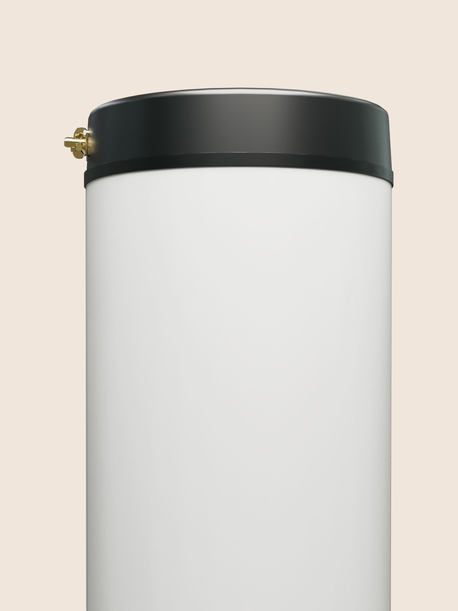 Изглед отпред на бойлер за битова гореща вода.