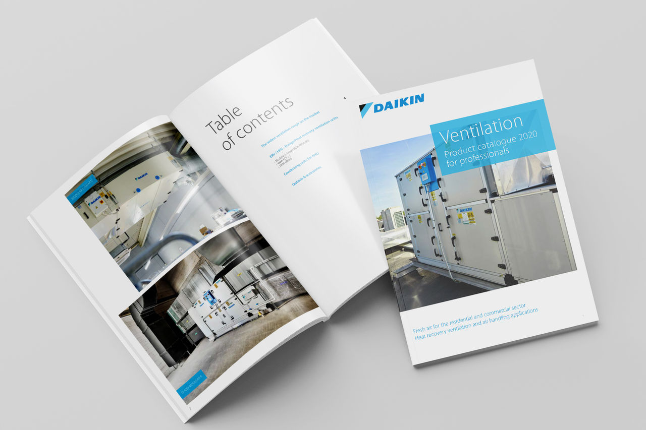 Продуктови каталози на Daikin, отворени и затворени.