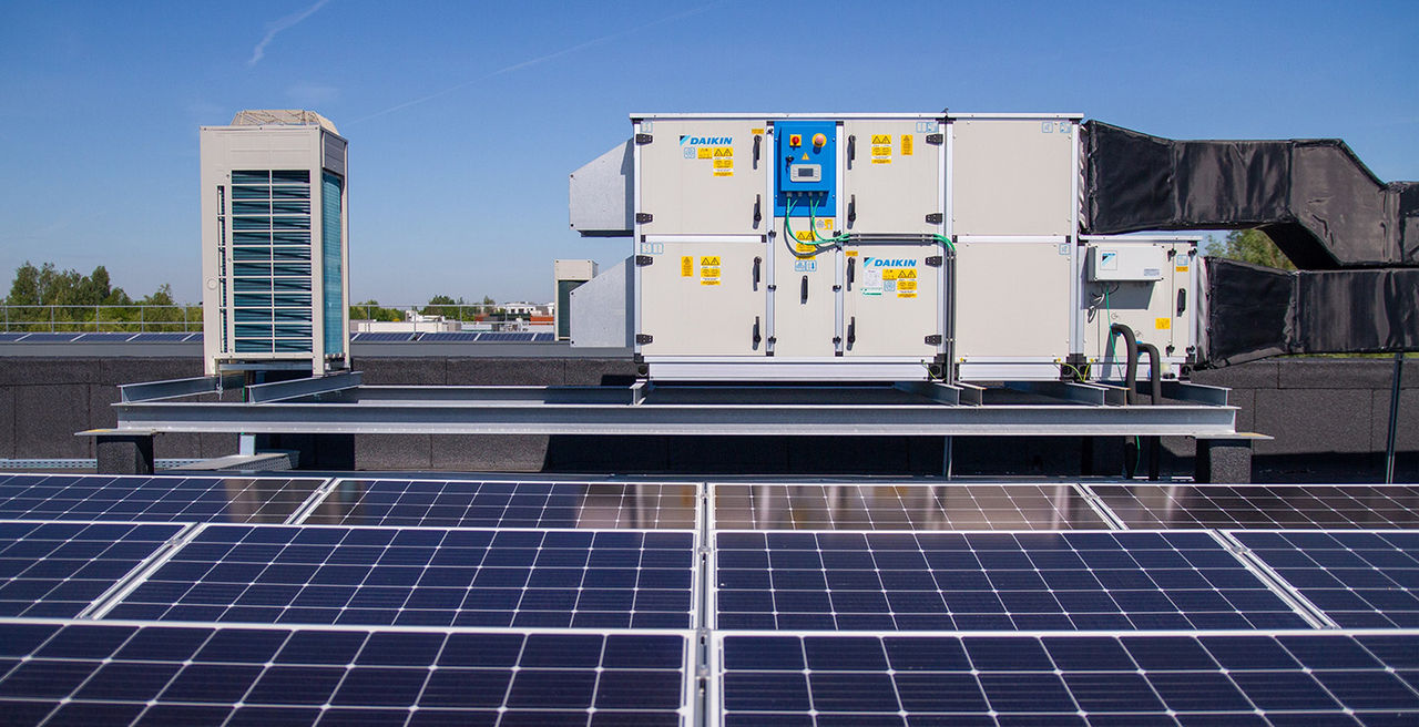 Покривен монтаж на въздухообработваща климатична камера